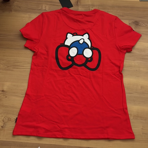 Hello Kitty t-shirt. New! Size large. - Picture 2 of 6